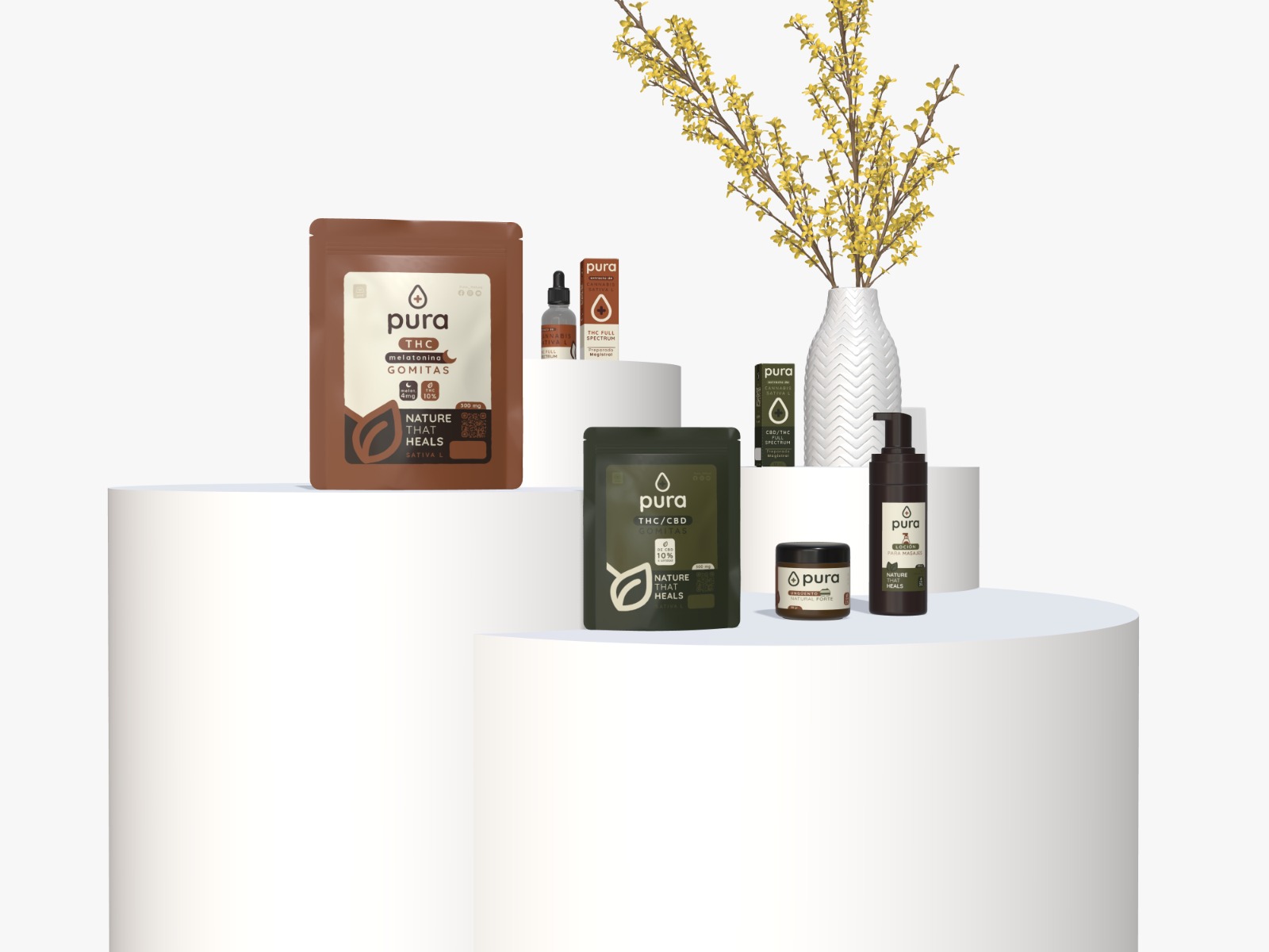 Línea de productos Pura sobre pedestales blancos con flores